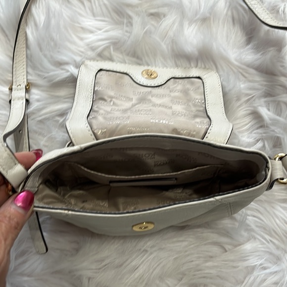 Small Michael Kors crossbody. Barely used. - Picture 4 of 5